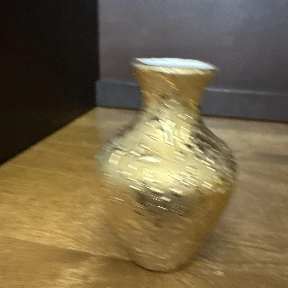 22 KT Weeping Bright Gold Bud Vase  4